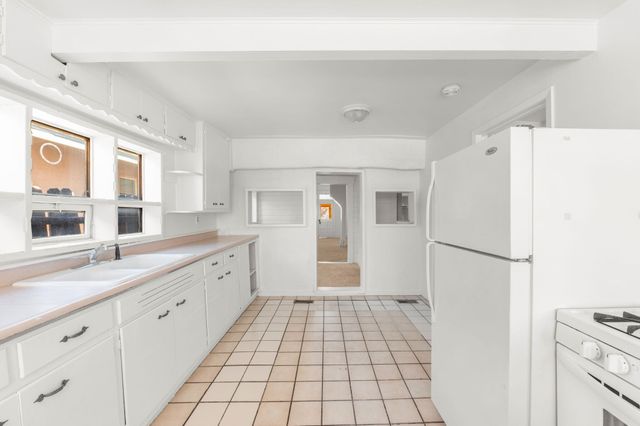 1305 Marble Avenue NW, Albuquerque, NM 87104