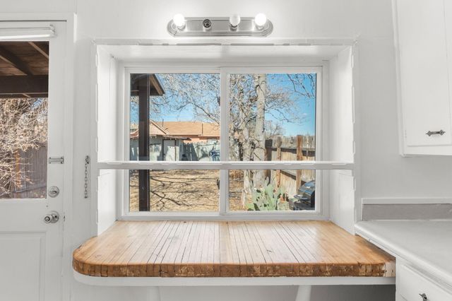 1305 Marble Avenue NW, Albuquerque, NM 87104