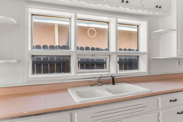 1305 Marble Avenue NW, Albuquerque, NM 87104