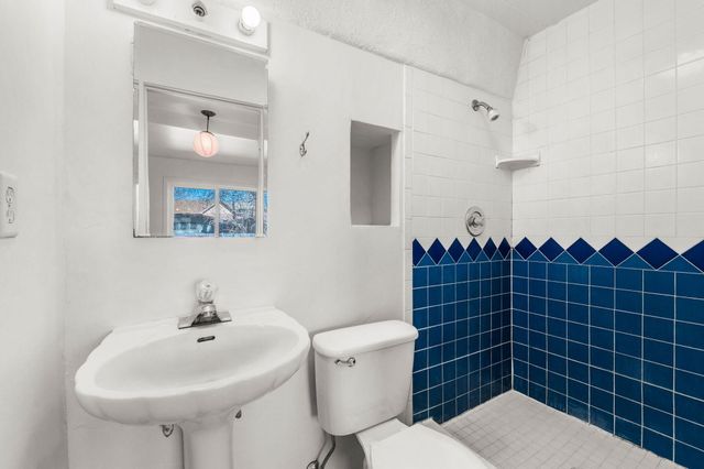 1305 Marble Avenue NW, Albuquerque, NM 87104