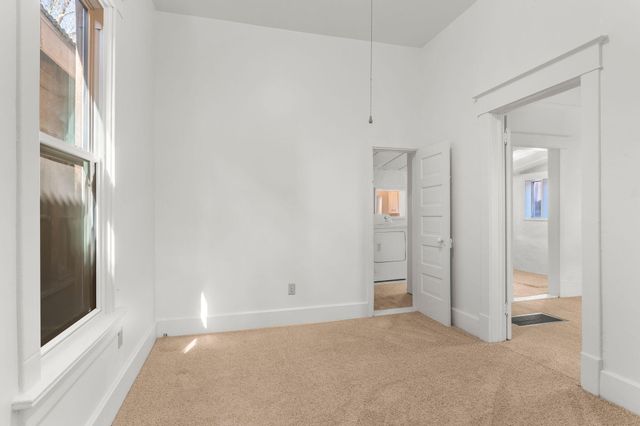 1305 Marble Avenue NW, Albuquerque, NM 87104