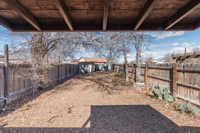 1305 Marble Avenue NW, Albuquerque, NM 87104