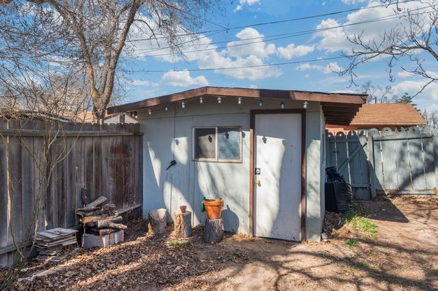 1305 Marble Avenue NW, Albuquerque, NM 87104