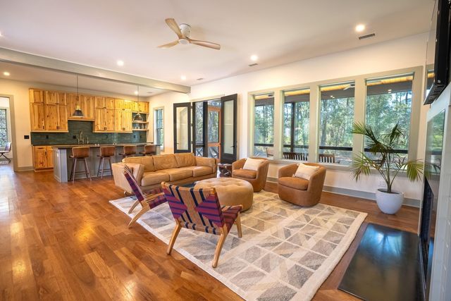 153 Tarbell Lane, Mcclellanville, SC 29458