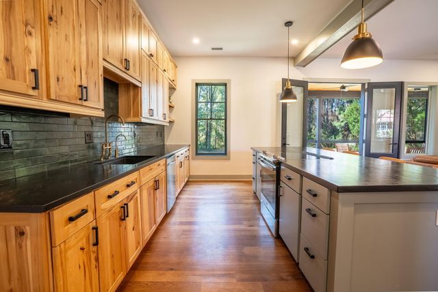 153 Tarbell Lane, Mcclellanville, SC 29458