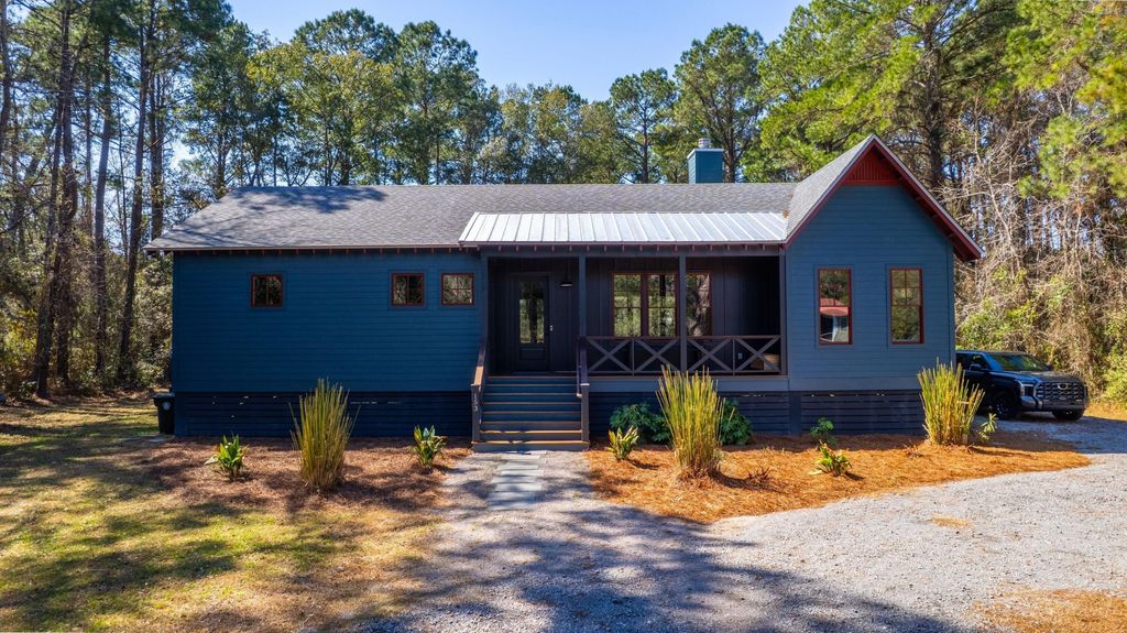 153 Tarbell Lane, Mcclellanville, SC 29458
