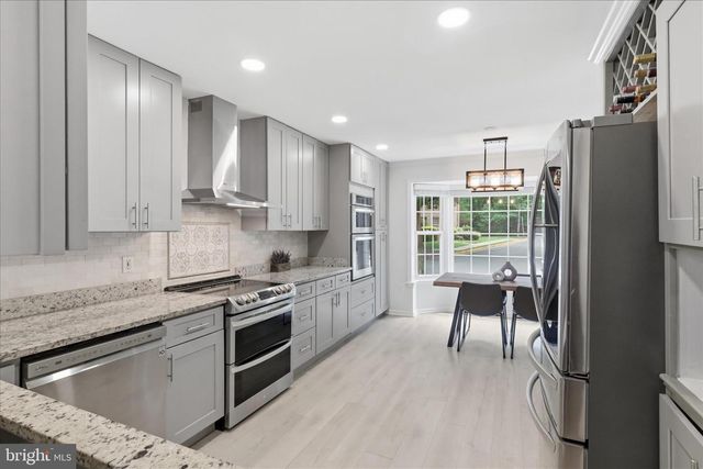 9032 ROSEWALL CT, Springfield, VA 22152