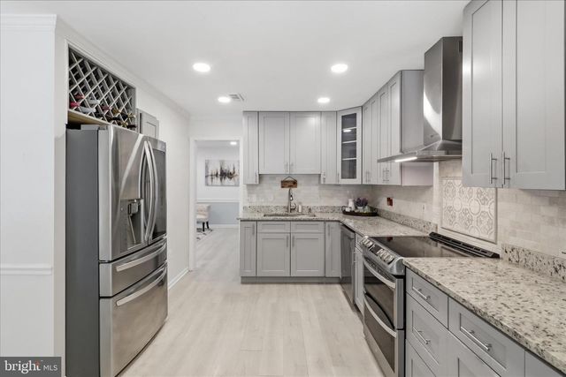 9032 ROSEWALL CT, Springfield, VA 22152