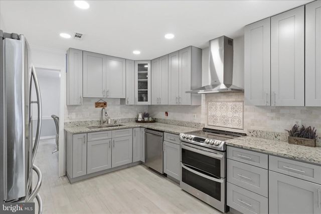 9032 ROSEWALL CT, Springfield, VA 22152