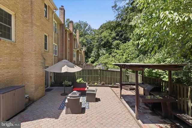 9032 ROSEWALL CT, Springfield, VA 22152