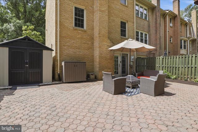 9032 ROSEWALL CT, Springfield, VA 22152