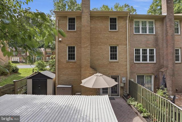9032 ROSEWALL CT, Springfield, VA 22152