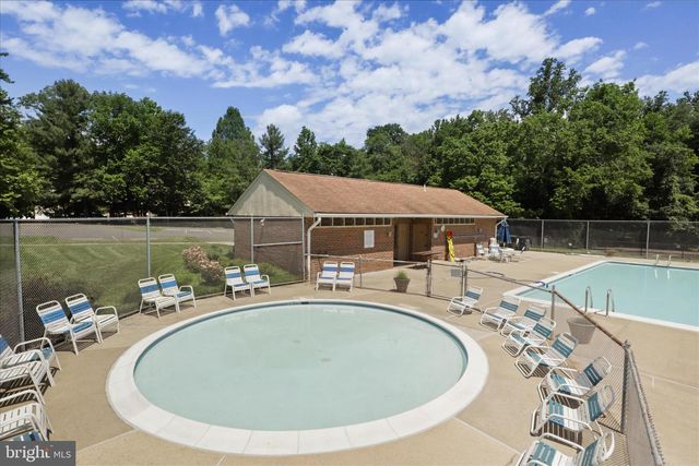 9032 ROSEWALL CT, Springfield, VA 22152