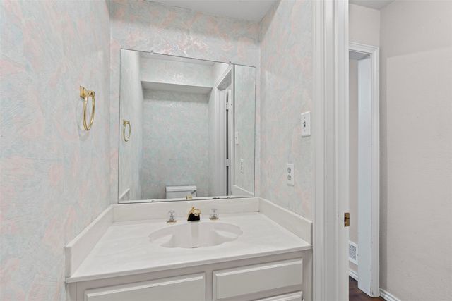 915 Colony Ridge Court, Irving, TX 75061