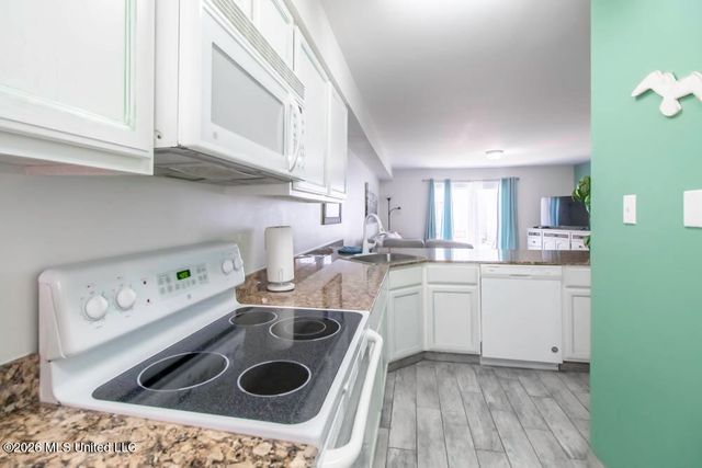 1664 Beach Boulevard, J151, Biloxi, MS 39531