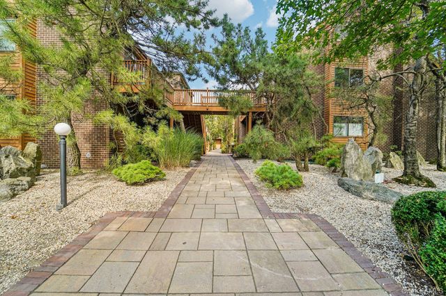 15 Greenridge Avenue 16, White Plains, NY 10605