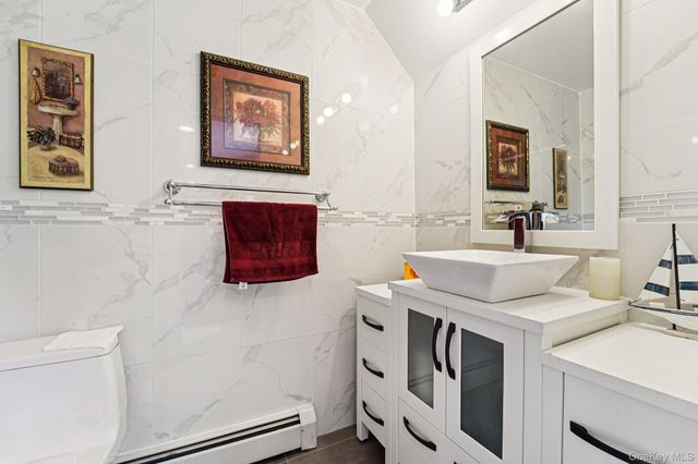 15 Greenridge Avenue 16, White Plains, NY 10605