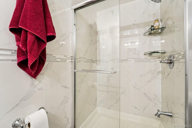 15 Greenridge Avenue 16, White Plains, NY 10605