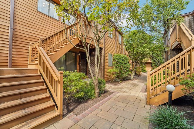 15 Greenridge Avenue 16, White Plains, NY 10605