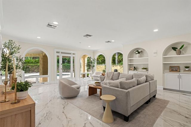 190 BOSPHOROUS AVENUE, Tampa, FL 33606