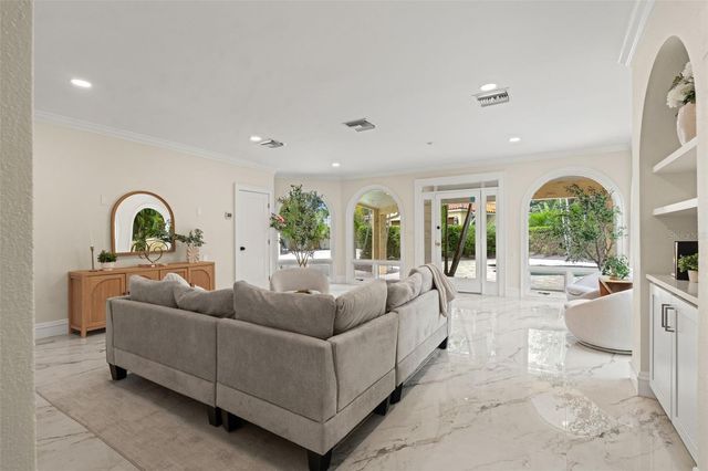 190 BOSPHOROUS AVENUE, Tampa, FL 33606