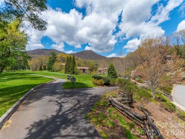 1650 Country Club Drive C302, Maggie Valley, NC 28751