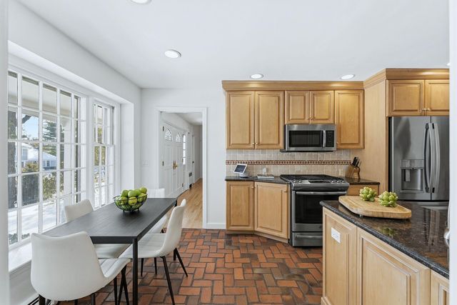 55 SOMERSET DR, Woodcliff Lake, NJ 07677