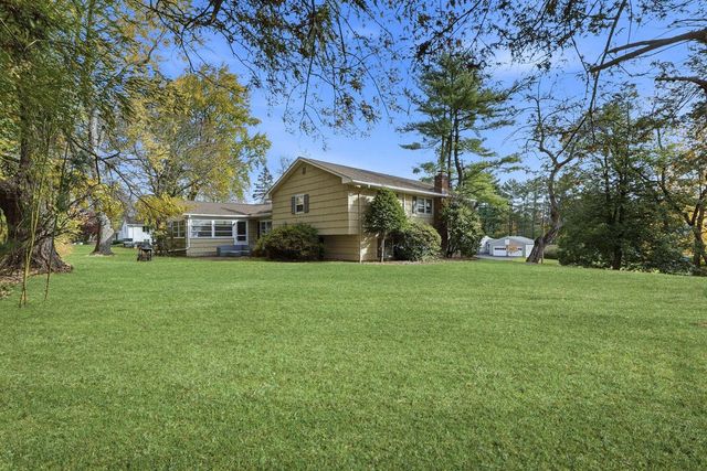 55 SOMERSET DR, Woodcliff Lake, NJ 07677