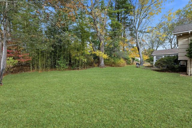 55 SOMERSET DR, Woodcliff Lake, NJ 07677