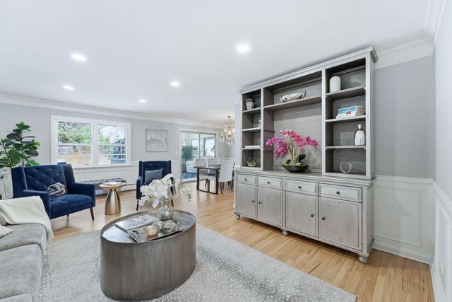 55 SOMERSET DR, Woodcliff Lake, NJ 07677