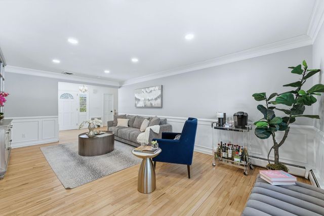 55 SOMERSET DR, Woodcliff Lake, NJ 07677