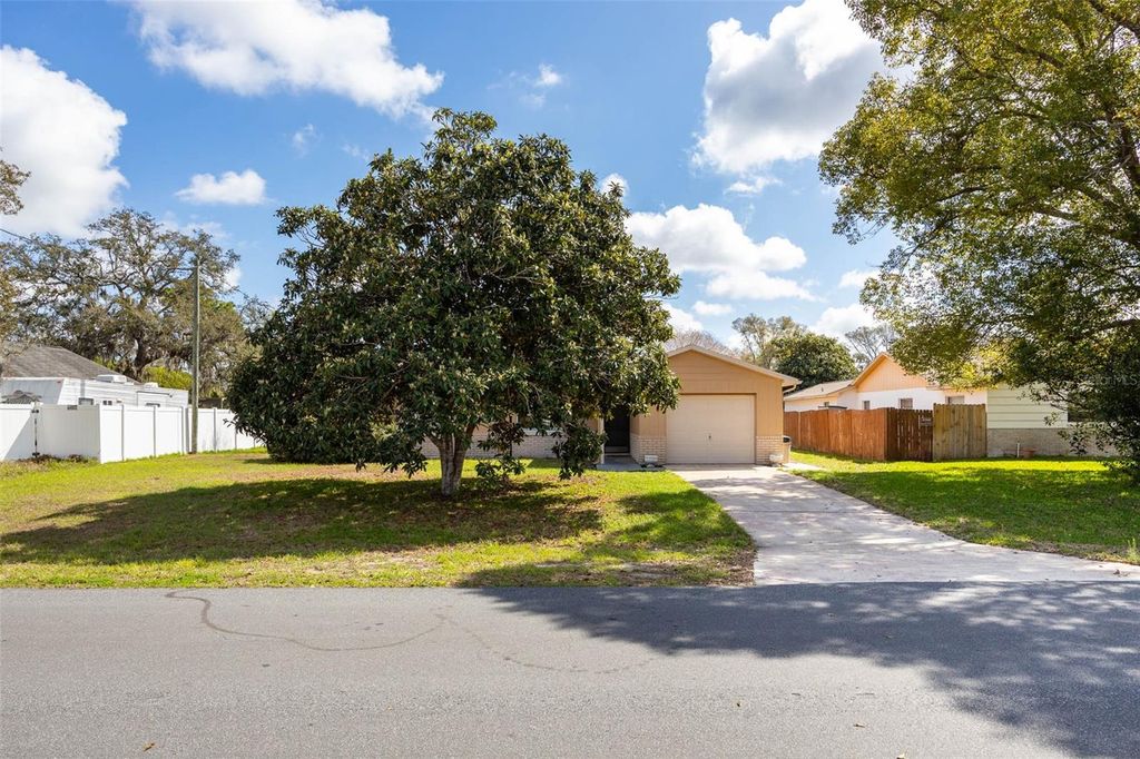 Image 40 of property listing at 1364 INCA AVENUE, Spring Hill, FL 34608