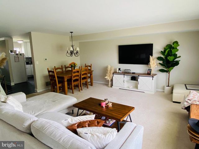 112 CHESTER CT, Downingtown, PA 19335