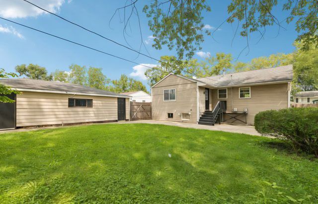 875 LARKDALE Row, Wauconda, IL 60084