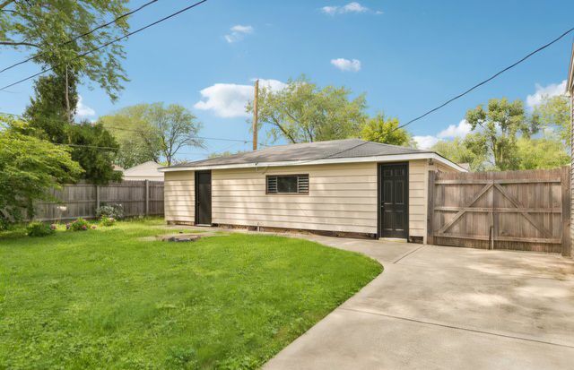 875 LARKDALE Row, Wauconda, IL 60084