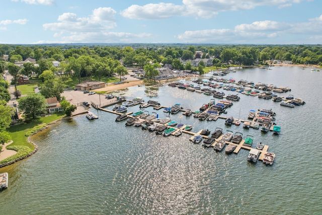 875 LARKDALE Row, Wauconda, IL 60084