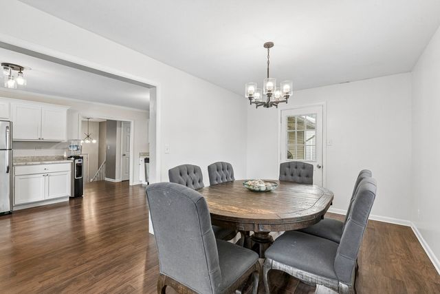 875 LARKDALE Row, Wauconda, IL 60084