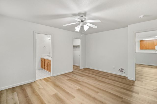 2559 E Kirsten Ct, Lodi, CA 95240