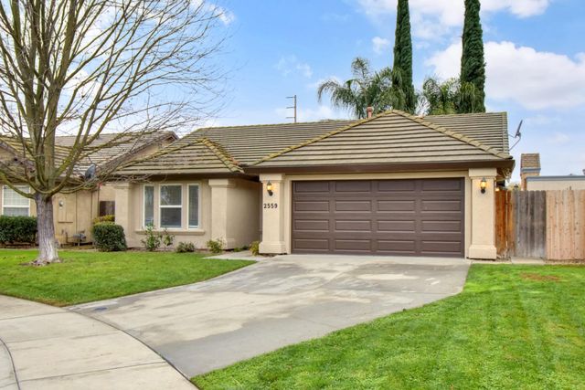 2559 E Kirsten Ct, Lodi, CA 95240