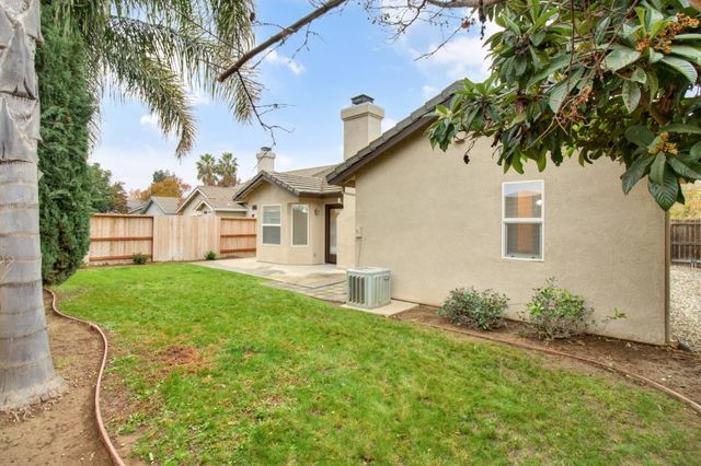 2559 E Kirsten Ct, Lodi, CA 95240
