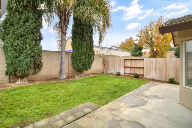 2559 E Kirsten Ct, Lodi, CA 95240
