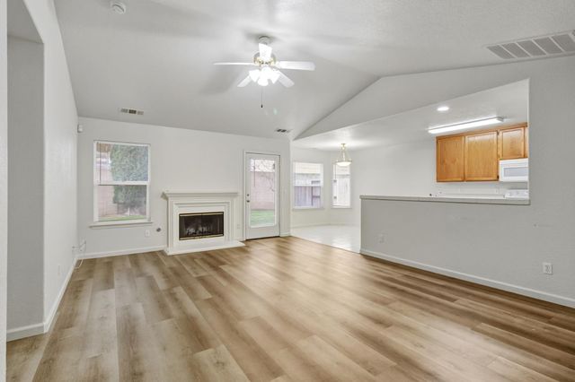 2559 E Kirsten Ct, Lodi, CA 95240