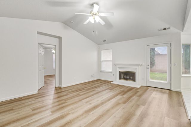 2559 E Kirsten Ct, Lodi, CA 95240