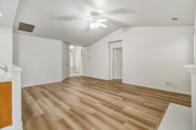 2559 E Kirsten Ct, Lodi, CA 95240