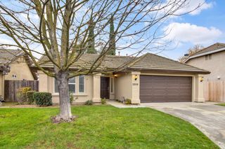 2559 E Kirsten Ct, Lodi, CA 95240