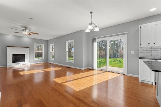 1808 Blue Bird Drive, Mahomet, IL 61853