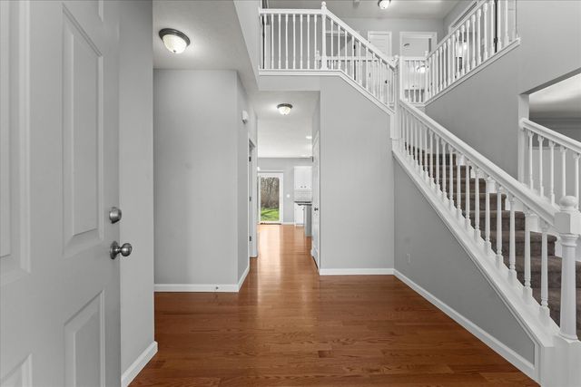 1808 Blue Bird Drive, Mahomet, IL 61853