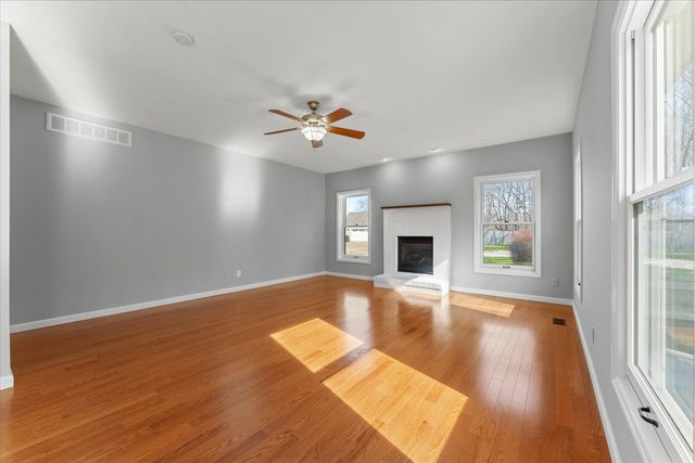 1808 Blue Bird Drive, Mahomet, IL 61853