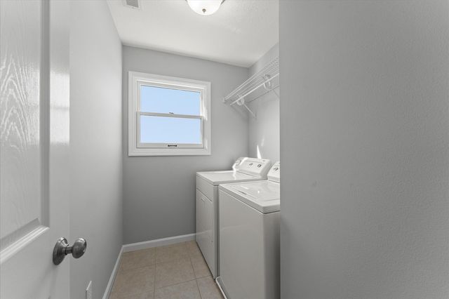 1808 Blue Bird Drive, Mahomet, IL 61853