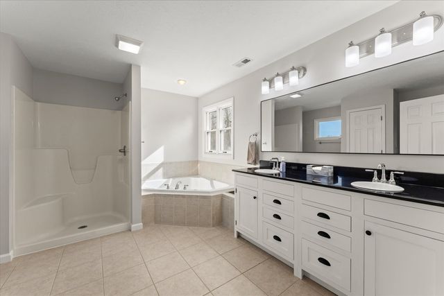 1808 Blue Bird Drive, Mahomet, IL 61853